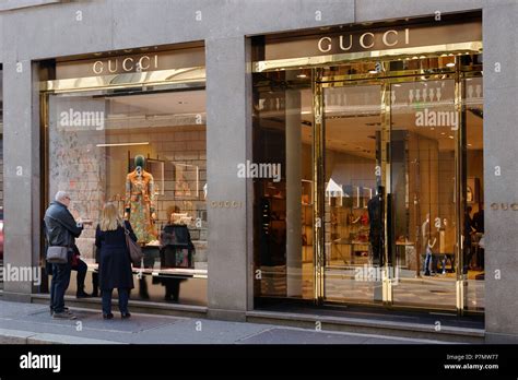 gucci store via monte napoleone.